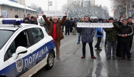 Radnici u blokadi puta Smederevo - Beograd