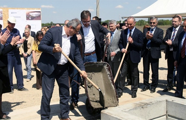 Aleksandar Vučić betonira