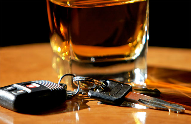 UPOZORENJE: Vožnja i alkohol nikako ne bi trebalo da idu zajedno