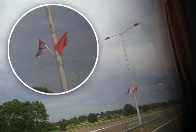 Autoput ukrašen kineskim i srpskim zastavama do Smedereva