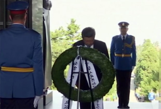 Kineski predsednik Si Đinping polaže venac na Spomeniku Neznanom Junaku na Avali