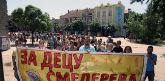 Protest roditelja zbog cene vrtića Protest "Za decu Smedereva"
