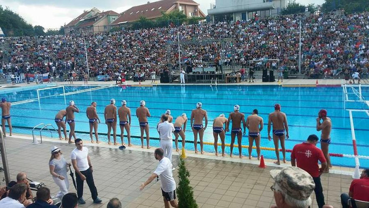 Intoniranje himni Srbije i Rusije pre početka susretan