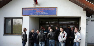 Smederevska škola zatvorena, roditeljima i đacima zabranjen protest Protest đaka i roditelja u Smederevu